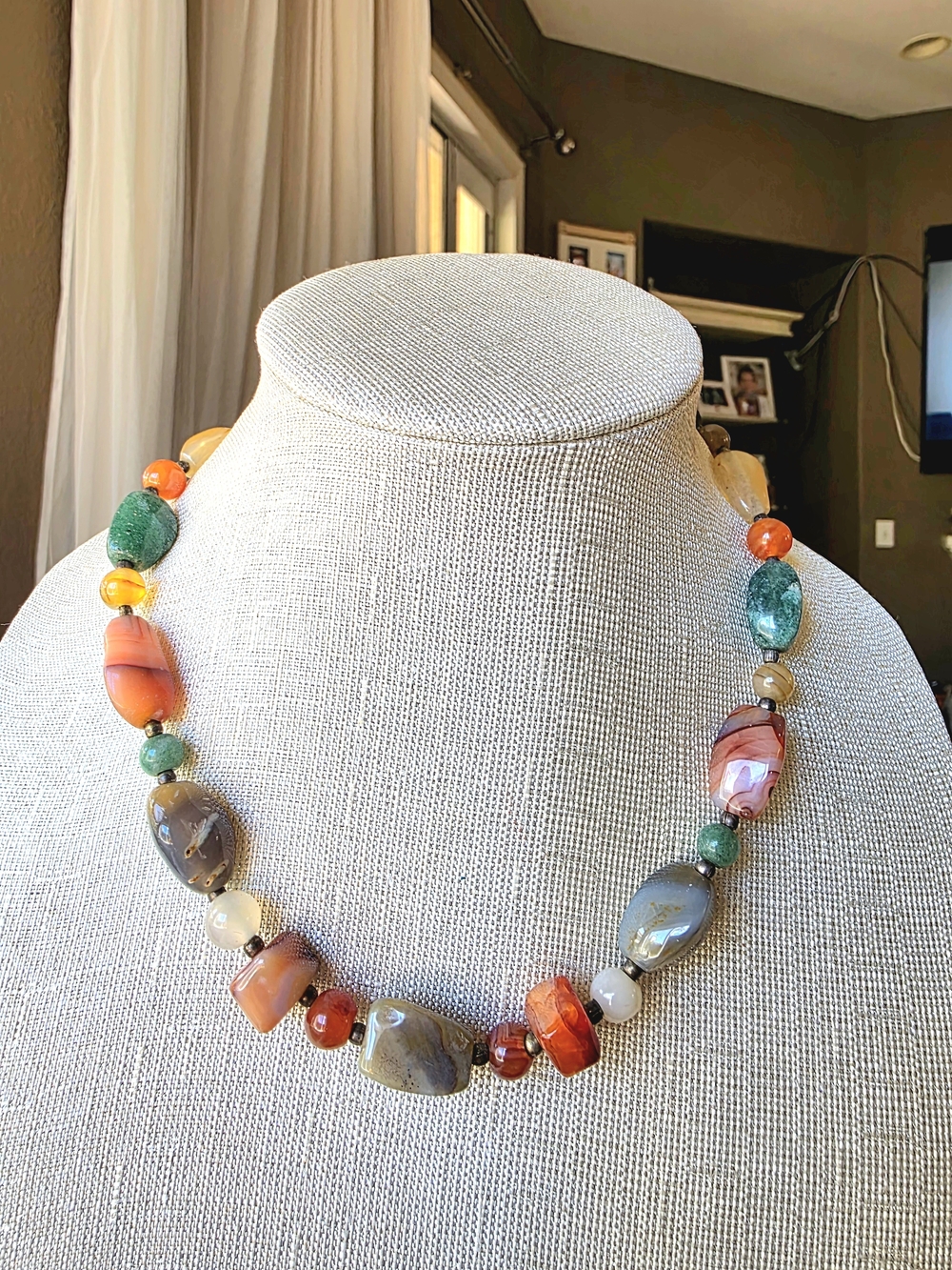 Vintage 1960s Mid-Century Beggar’s Bead Necklace – Polished Multi-Gemston - Picture 2 of 9